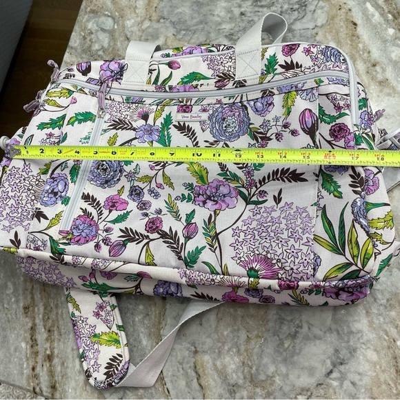New VERA BRADLEY LIGHTEN UP LARGE TRAVEL DUFFEL, LAVENDER BOTANICAL - Picture 10 of 14